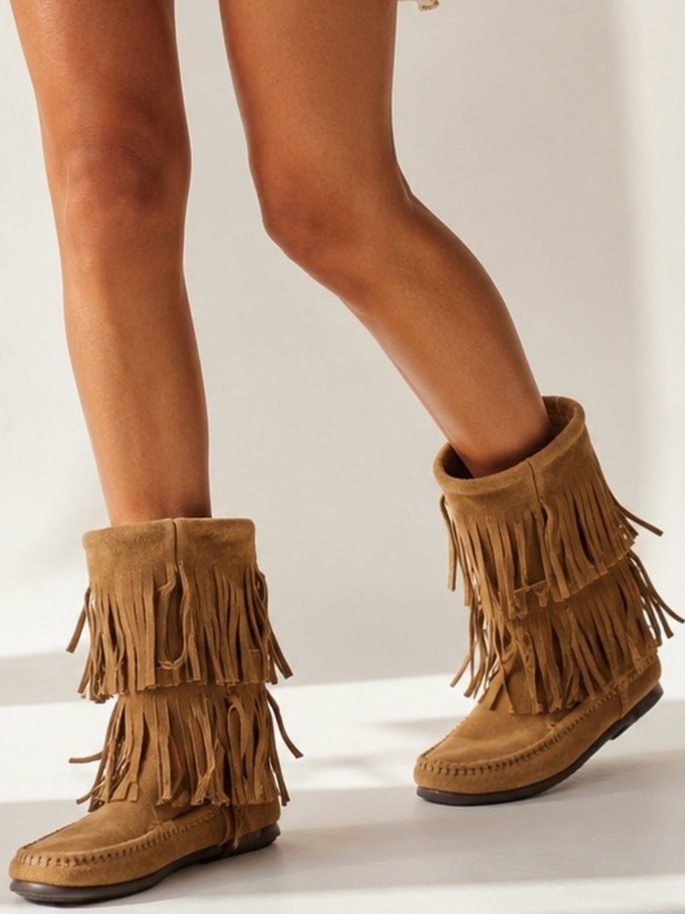 Minnetonka 8 Leather Moccasin Fringe Boots $120